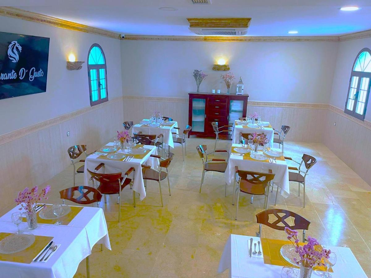 Hotel Sol Sanlucar Sanlúcar la Mayor Exteriör bild