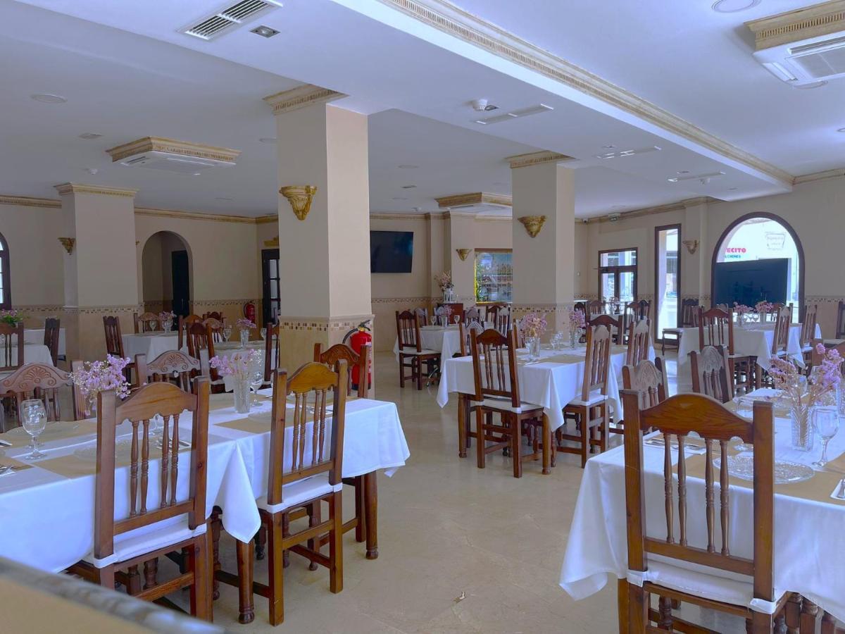 Hotel Sol Sanlucar Sanlúcar la Mayor Exteriör bild